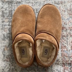 Mini uggs, chestnut. Worn 2 times!